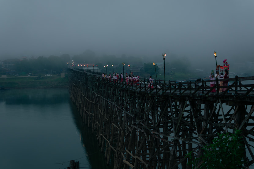 Uno de los puentes de madera más largos del mundo, en Sangkhlaburi, al oeste de Tailandia