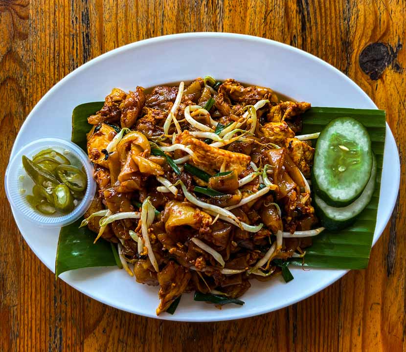Plato de Kway Teow, un plato malayo ideal para abaratar tu presupuesto de viaje a Malasia