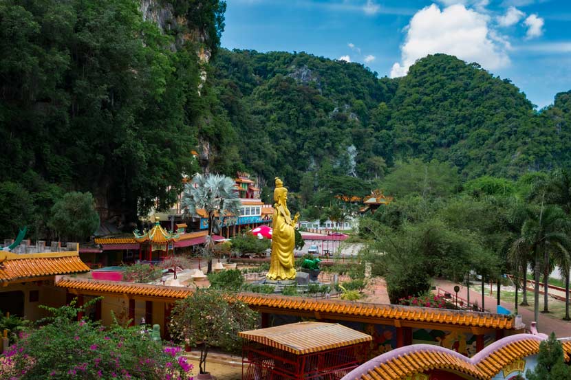 Imagen del exterior del templo de Ling Sen Tong desde la terraza de Nam Thean Tong
