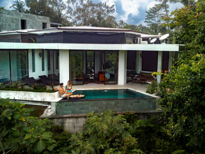 Imagen de la piscina privada en Cahaya Indah Villas, una opción top donde dormir en Ubud