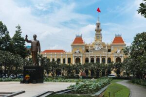 Plaza del Ayuntamiento de Ho Chi Minh, un imprescindible que ver