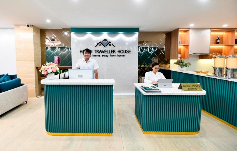 Recepción de Hanoi Traveller House, una de las mejores opciones donde alojarse barato en Hanói