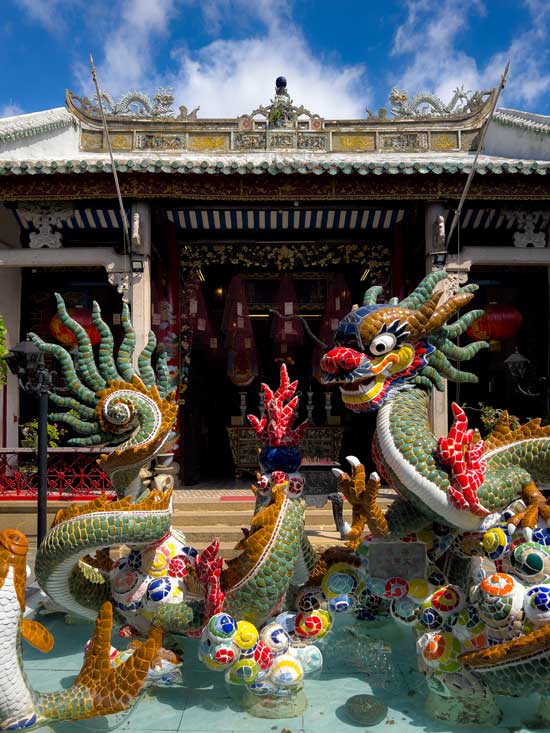 dragón de azulejos y porcelana de la asamblea cantonesa