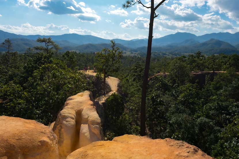 El mítico cañón de Pai con las vistas a las montañas de fondo