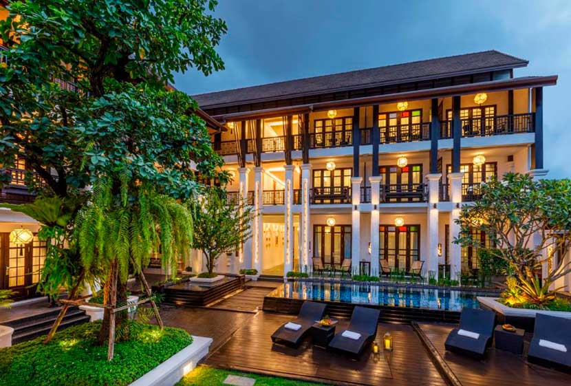 Fachada con estilo Lanna de Thai Akara, un hotel boutique ideal donde alojarse en Chiang Mai