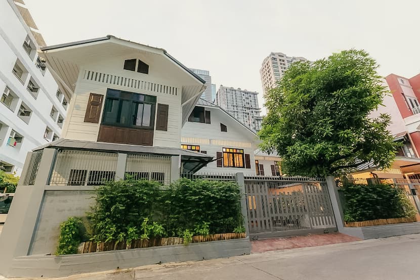 Fachada de Diff Hostel, una buena opción donde alojarse en Bangkok si cuentas como poco tiempo